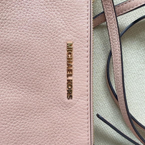 Michael Kors Bag - Picture 2 of 11